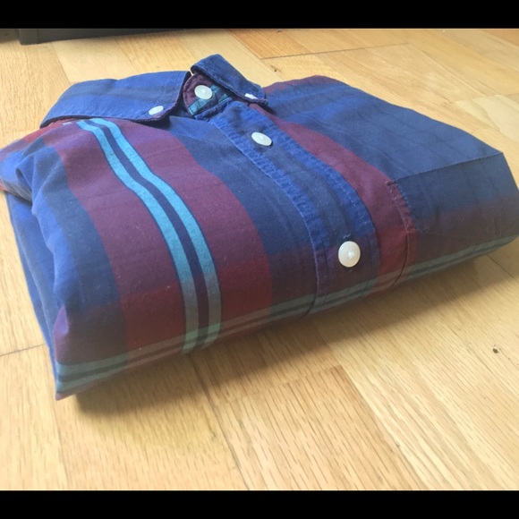 2/$25👕Men’s Gap shirt - short sleeved 👕 - Picture 2 of 5